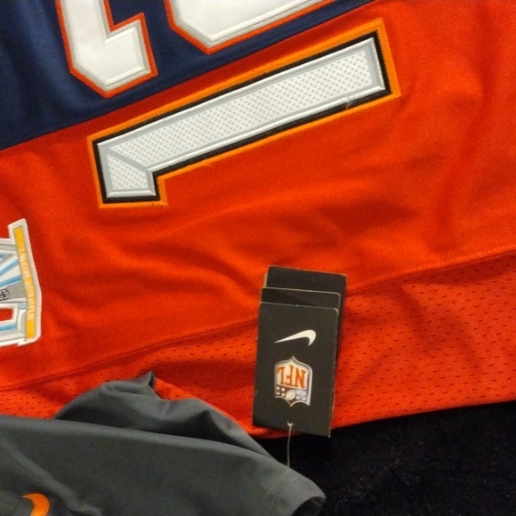 Tim Brady Jersey - Picture 6 of 8